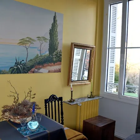 Couette-café Les Hirondelles 3*